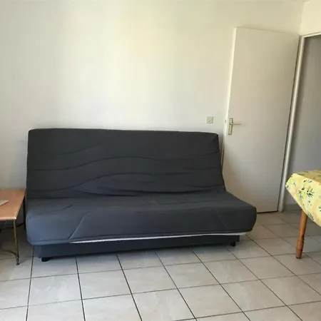 T2 Bord De - 4 Pers - 50m - 150m Commerces - Parking - Tv - Fr-1-81-228 Apartment *